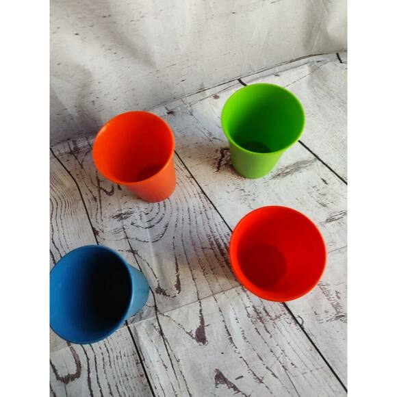 vintage Tupperware 4 Sippy Bell Tumbler 7oz Cups Green Blue Red no covers - Picture 2 of 5